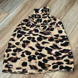 Women’s leopard halter top